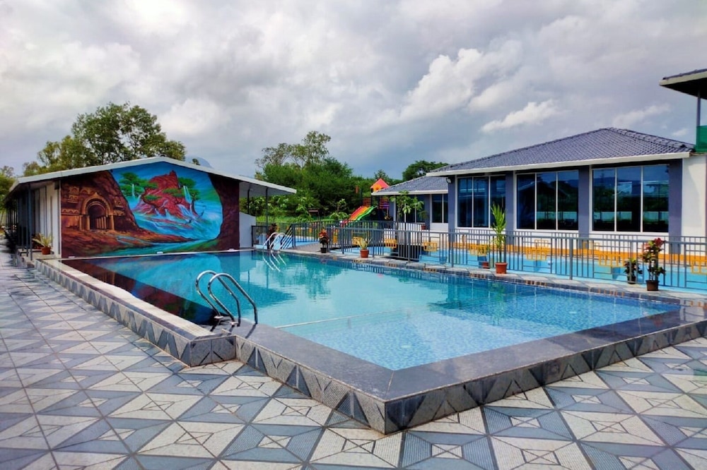 Canal Touch Resort