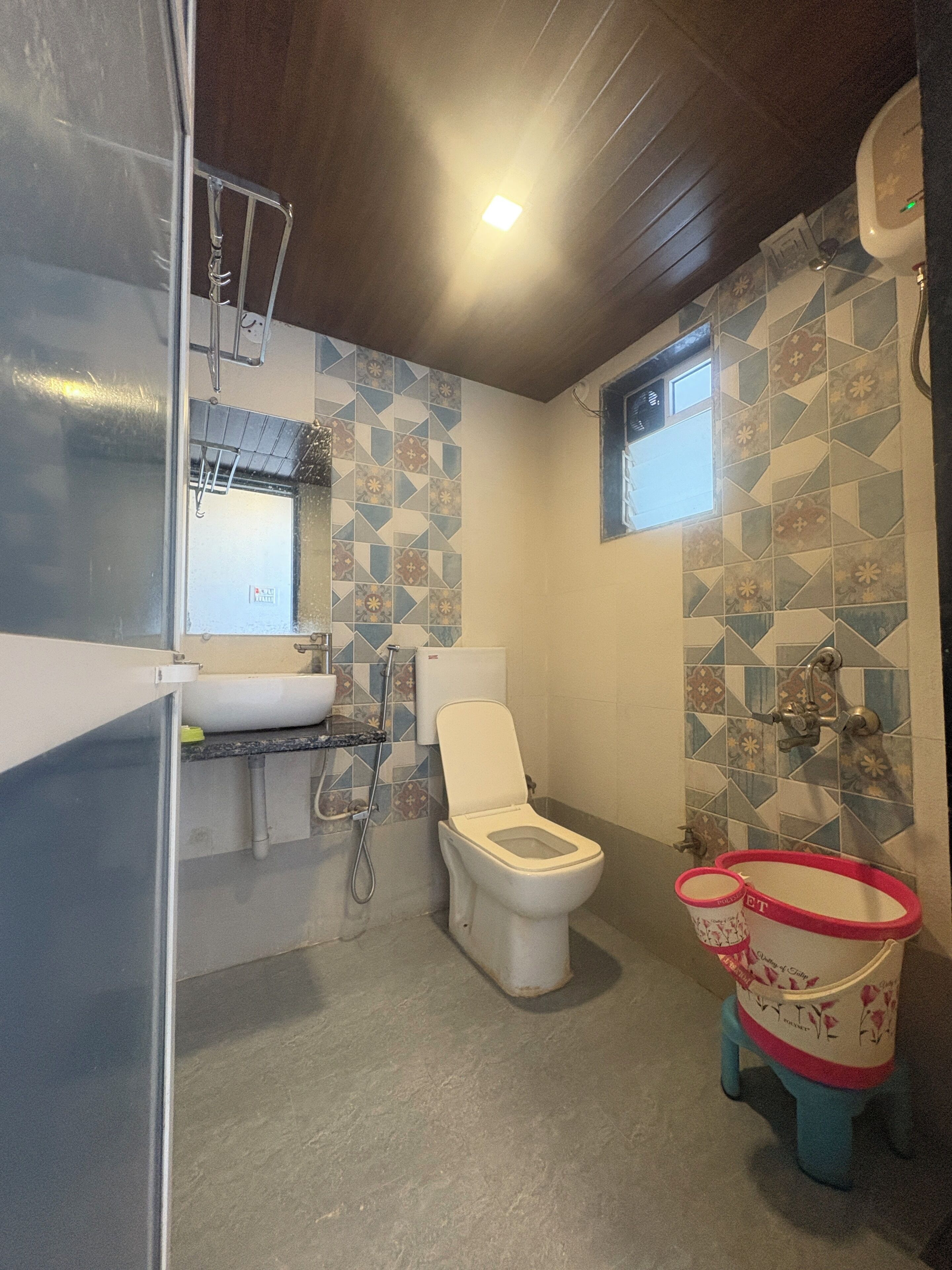 Sturta, snyrtivörur án endurgjalds, handklæði, sápa