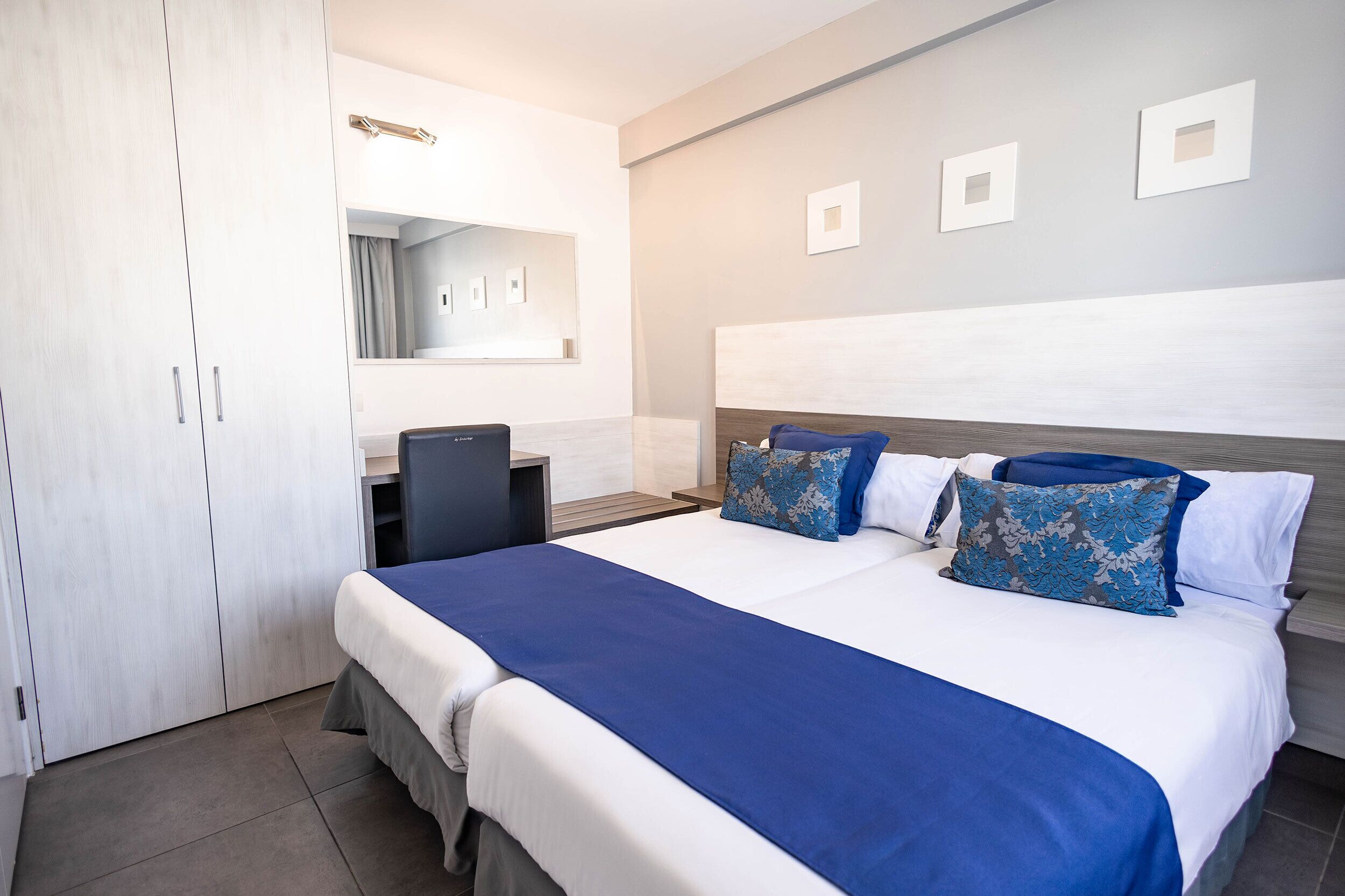 1 quarto, escrivaninha, Wi-Fi de cortesia, roupa de cama