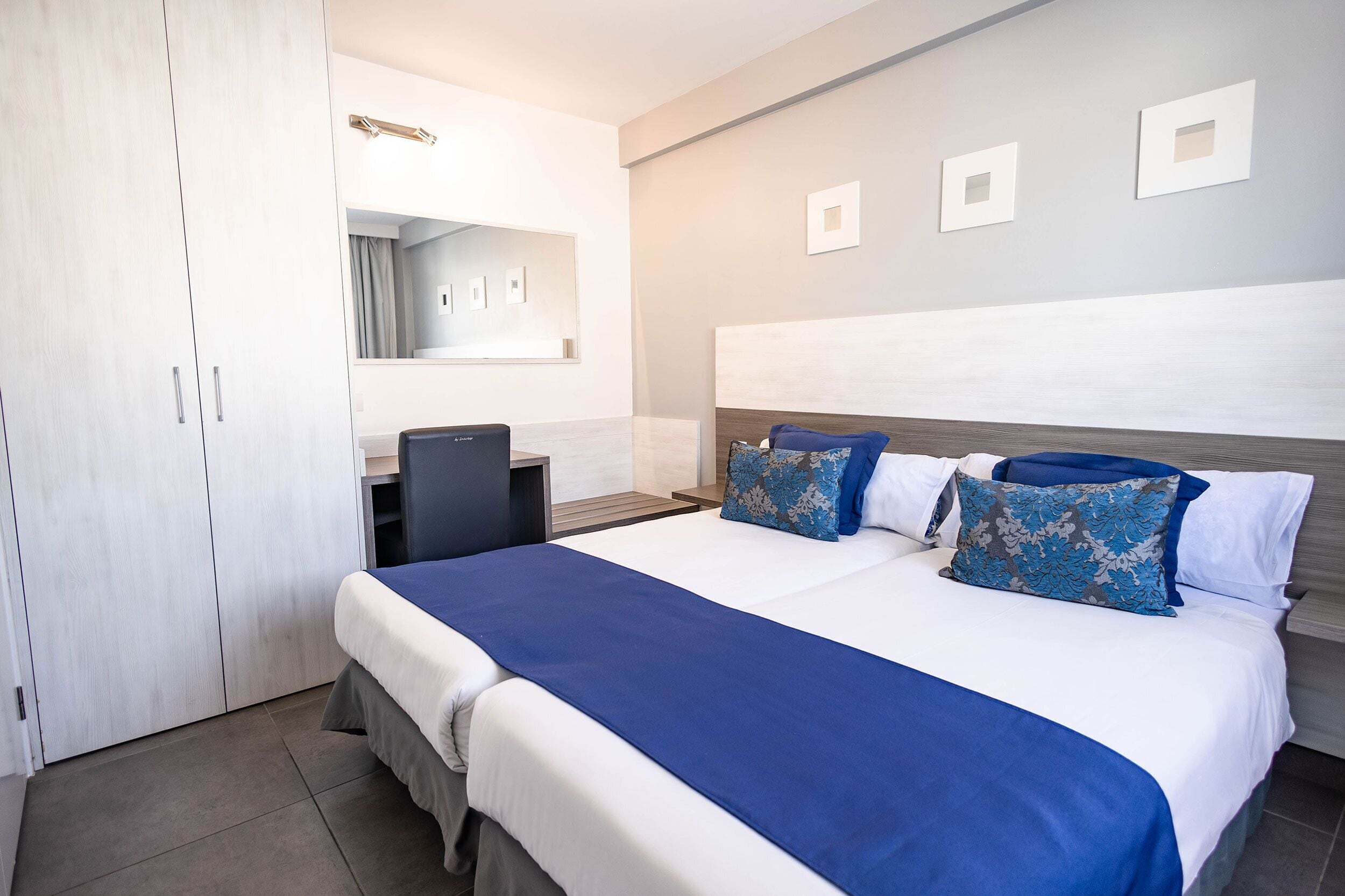 1 quarto, escrivaninha, Wi-Fi de cortesia, roupa de cama