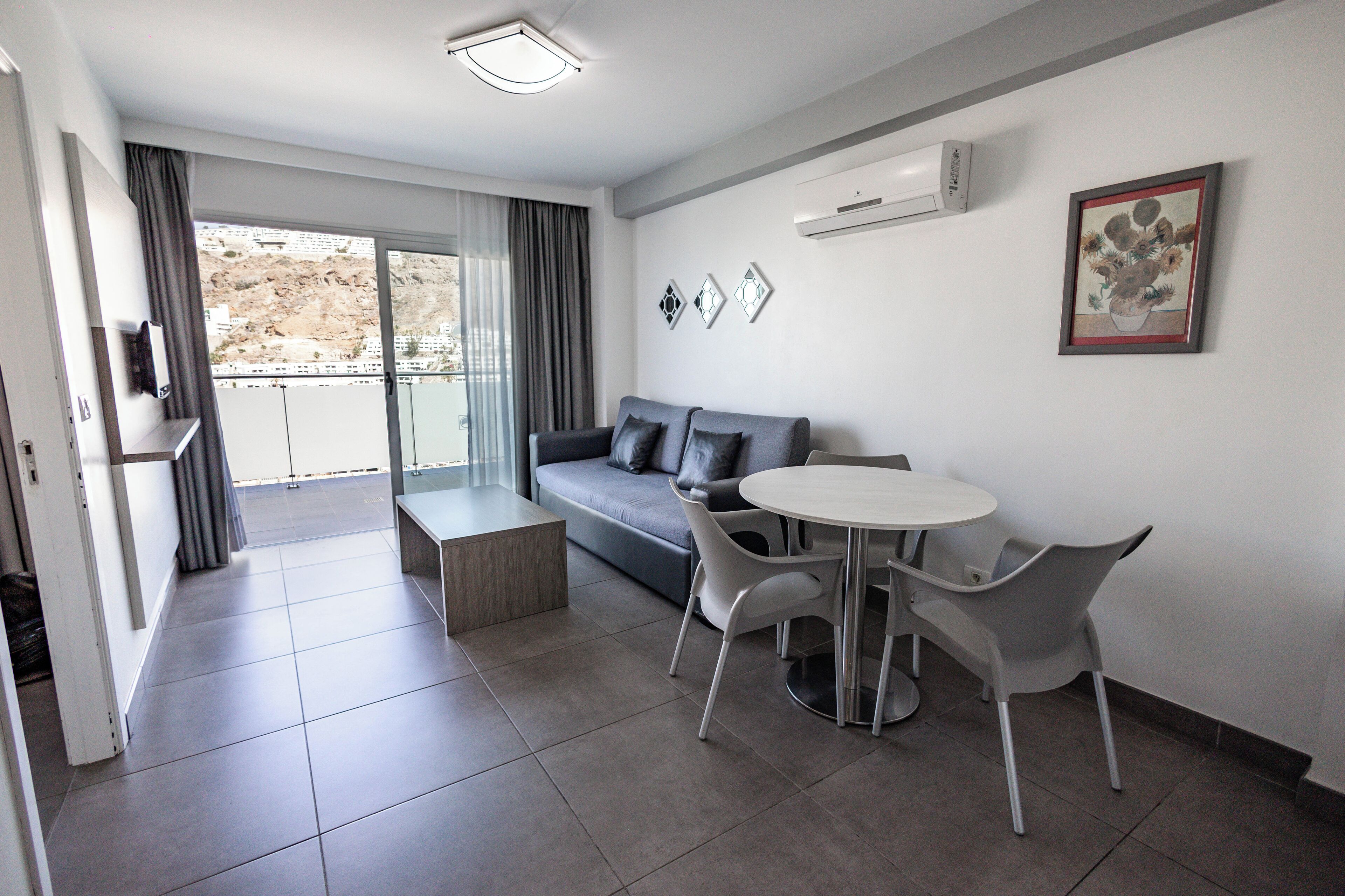 1 dormitorio, escritorio, wifi gratis y ropa de cama