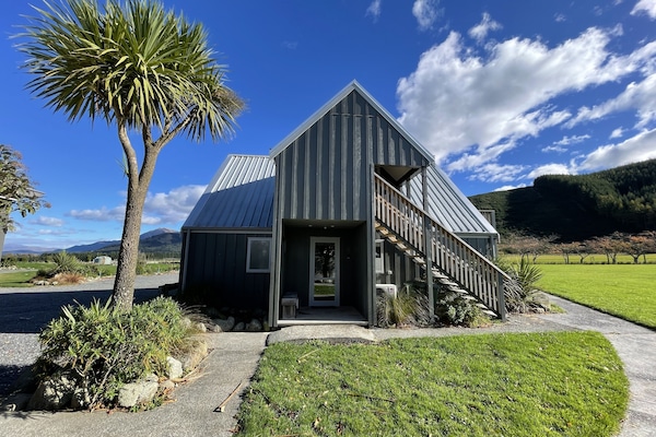 Superior Chalet, Kitchenette, Mountain View | 1 bedroom, bed sheets