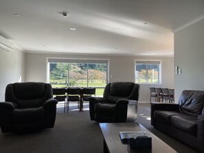 Villa Superior - 5 sovrum - kök - utsikt mot bergen | Sängkläder