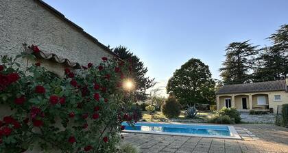 Villa avec Piscine Privée et Jardin vue Pic Saint Loup