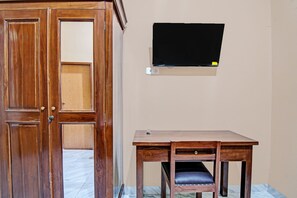 Quarto casal luxo | Espaço de trabalho para notebook, Wi-Fi de cortesia, roupa de cama