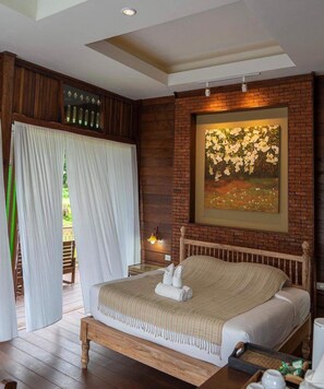 2-Bedroom Superior Wooden House | In-room safe, desk, free WiFi, bed sheets - Lhongkhao Samoeng By Chi Villa (Samoeng)