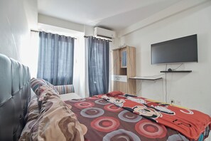 Standard Apartment | 1 bedroom, desk - Room Rendi @ Podomoro Golf View (Gunung Putri)