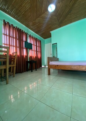 Kamar Ekonomi | Meja kerja dan Wi-Fi gratis