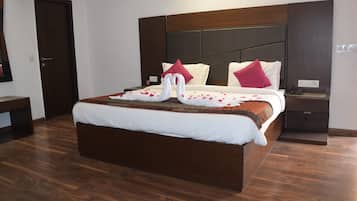 In-room safe, desk, iron/ironing board, free WiFi
