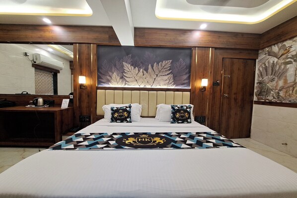 Premium Room | Desk, free WiFi, bed sheets