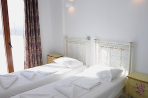 2 chambres, fer et planche Ă repasser, Wi-Fi, literie fournie