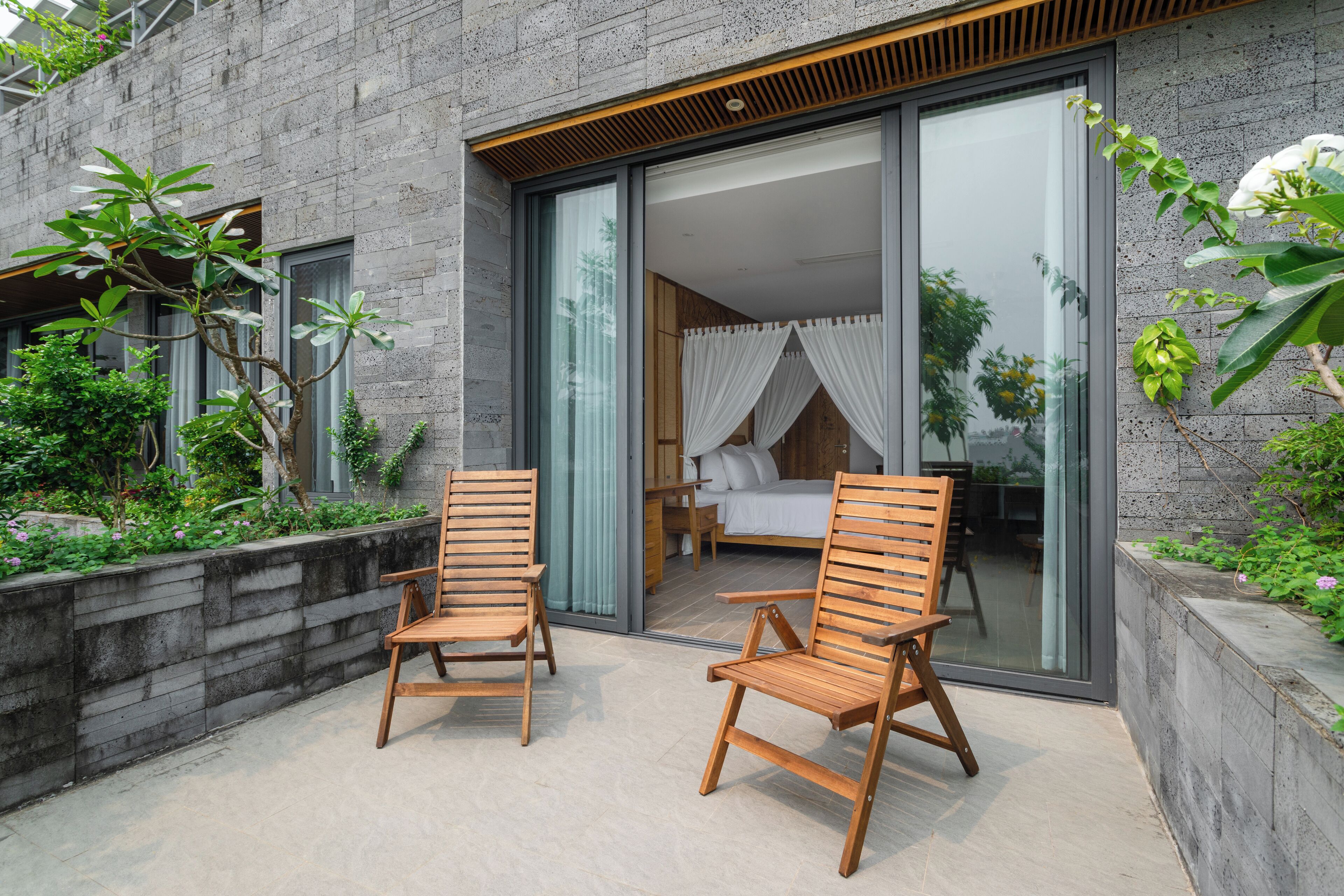 Premium Penthouse | In-room safe, desk, laptop workspace, blackout curtains