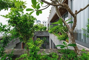 特級頂層客房 | 房內夾萬、書桌、手提電腦工作空間、遮光窗簾/窗簾