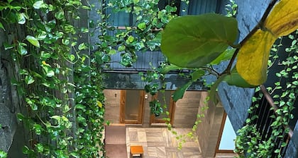 Vernalhome Boutique Danang Hotel