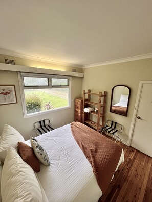 1 bedroom, iron/ironing board, free WiFi, bed sheets - Prime Spot! 5mins to “Grand Cliff Top Walk” & “3 Sisters” (Katoomba)