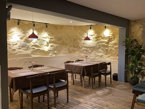 Dining - Wesley Rosegarden Lushan (Jiujiang)