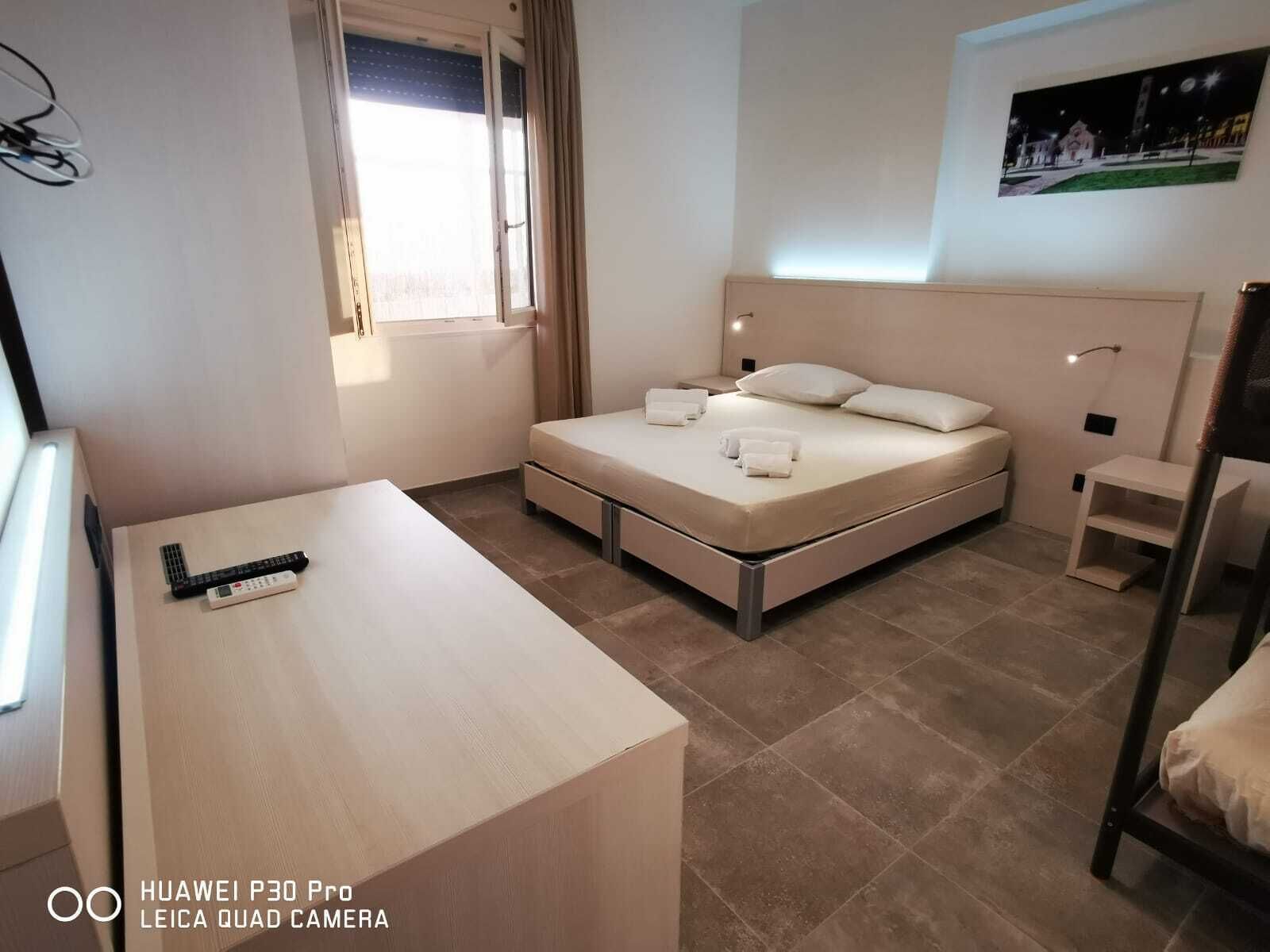 3 Schlafzimmer, Schreibtisch, Reisekinderbett, WLAN