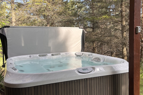 Bañera de hidromasaje al aire libre