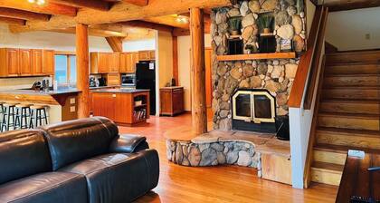 Empire Therapy-AC/GameRoom/Fireplace/HotTub