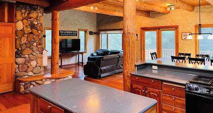 Empire Therapy-AC/GameRoom/Fireplace/HotTub