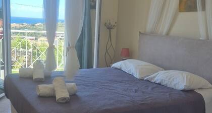 Beautiful villa with amazing sea and mountain views just 1,5 km from the beach