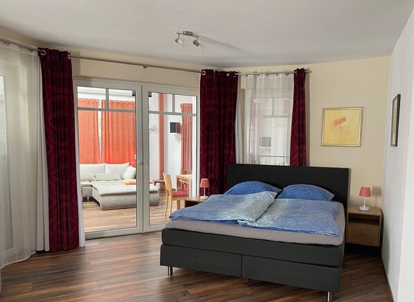 2 bedrooms, desk, travel crib, free WiFi