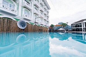 15 piscines extérieures