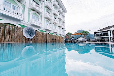 15 piscinas al aire libre