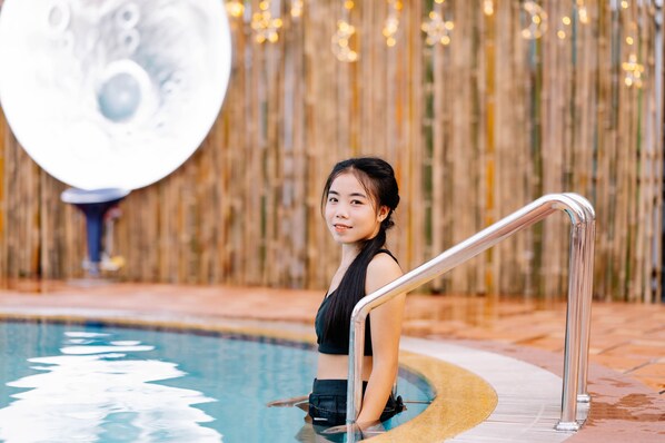 15 outdoor pools - Lisha roungnakhone hotel (Vang Vieng)