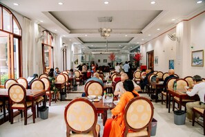 Restaurant - Lisha roungnakhone hotel (Vang Vieng)