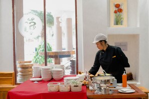 Petit déjeuner buffet compris tous les jours