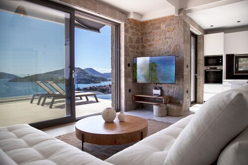 Villa Phaena 2B Smirties Villas