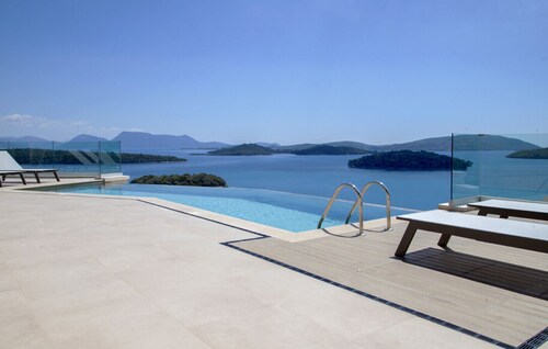 Villa Phaena 2B Smirties Villas