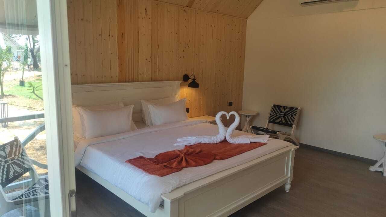 Praveg Beach Resort Lighthouse Daman