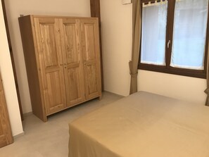 2 bedrooms, individually furnished, free WiFi