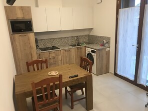 2 bedrooms, individually furnished, free WiFi
