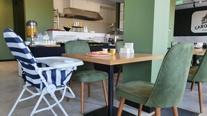 Desayuno buffet incluido todos los días