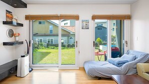 Basic Room, 2 Bedrooms (1001) | 2 bedrooms, free WiFi - Jeju Jojunolle Pension (Jeju City)