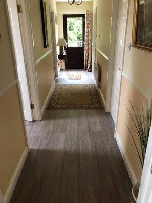 아파트, 퀸사이즈침대 2개 | 내부