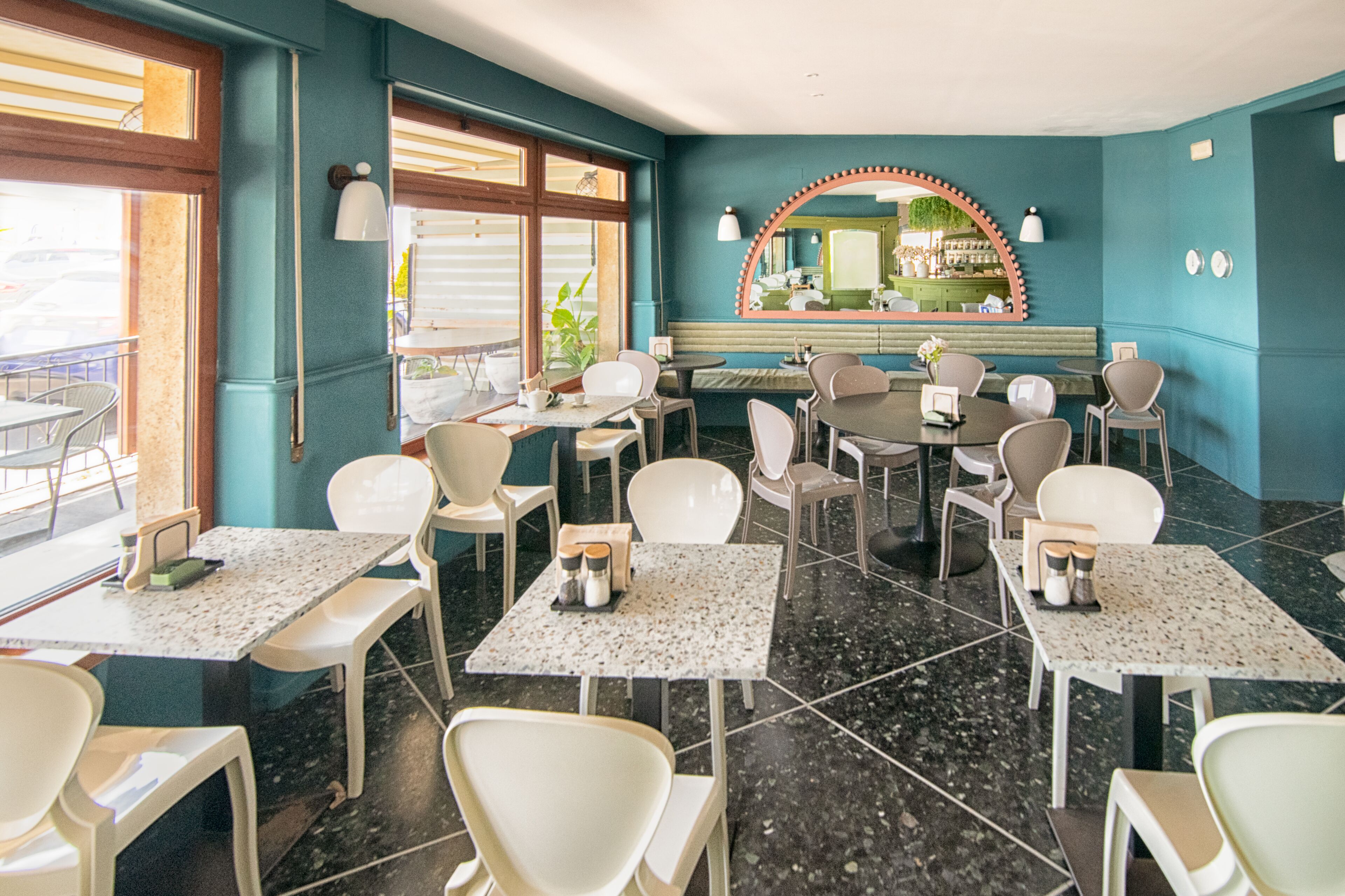 إفطار يومي مقابل رسوم