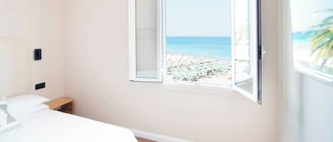 Standard Room | Desk, free WiFi, bed sheets