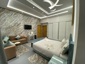 7 bedrooms, iron/ironing board, travel cot, free WiFi