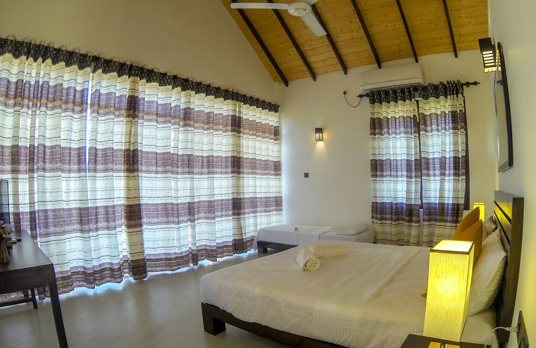 Comfort Triple Room, Lakeside | Minibar, free WiFi