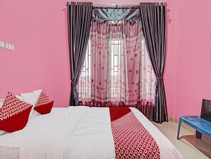 Deluxe Double Room | Bed sheets - Hotel O Arafah Homestay Syariah Near Badan Pertanahan Nasional - Kantor Pertanahan Kabupaten Kampa (Bangkinang)