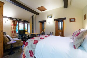 Cottage, 1 Tempat Tidur Queen | 1 kamar tidur, setrika/meja setrika, Wi-Fi gratis, dan seprai linen