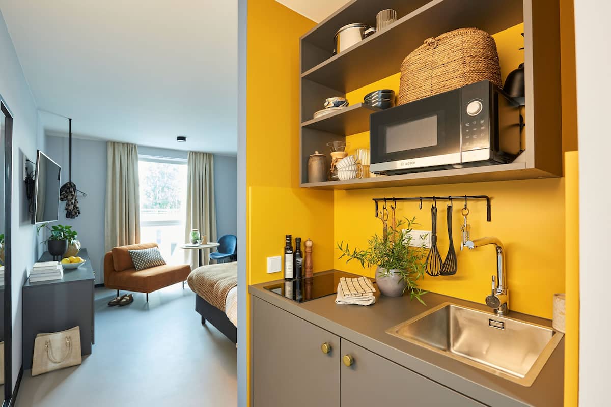Studio | Peralatan tempat tidur premium, ruang kerja komputer riba
