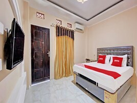 Deluxe Double Room | Free WiFi, bed sheets