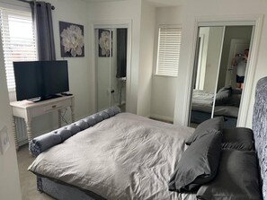 3 bedrooms, free WiFi, bed sheets - Remarkable 3-bed House in Wirral (Wirral)