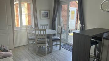 House | Dining