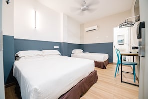 Tremannsrom, ingen vinduer | Skrivebord, wi-fi (inkludert) og sengetøy